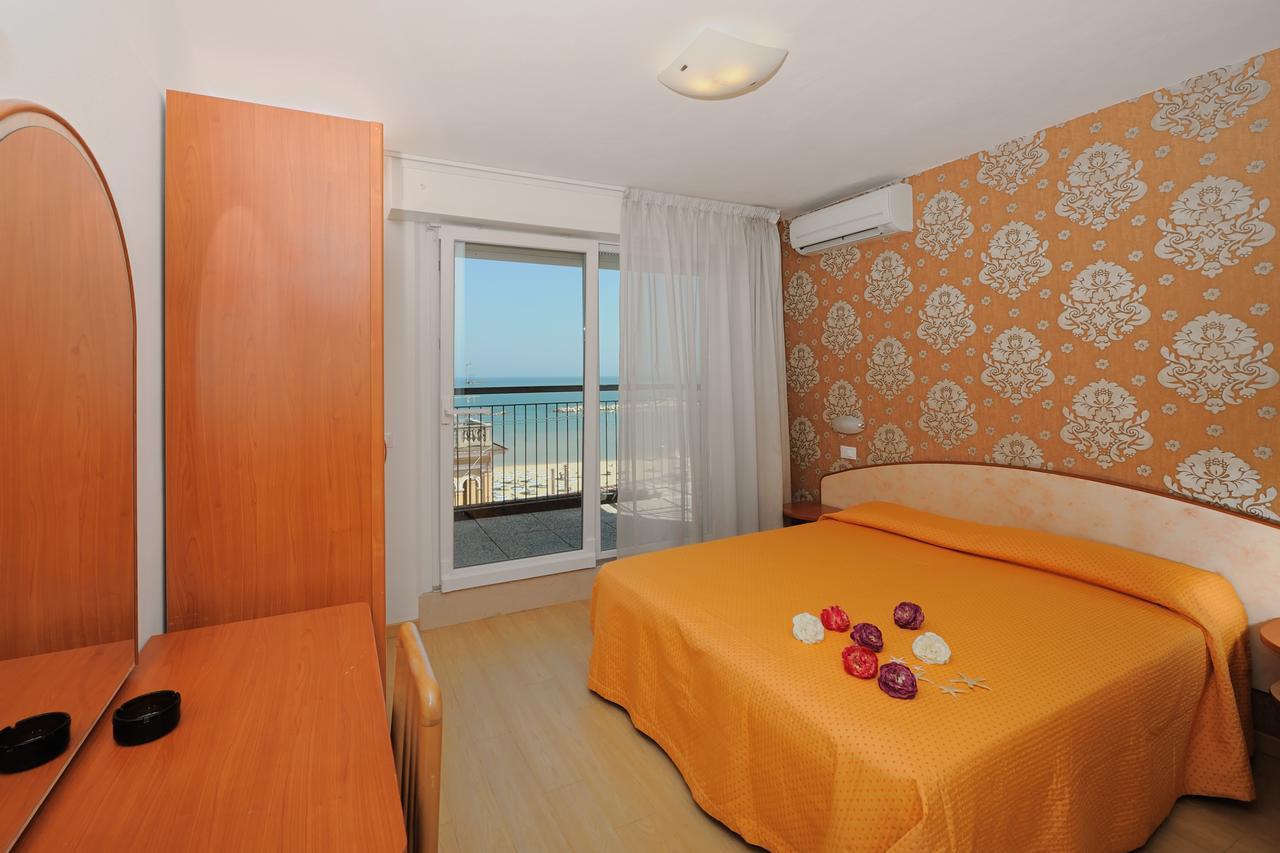 Hotel Mirabel Rimini Exterior foto